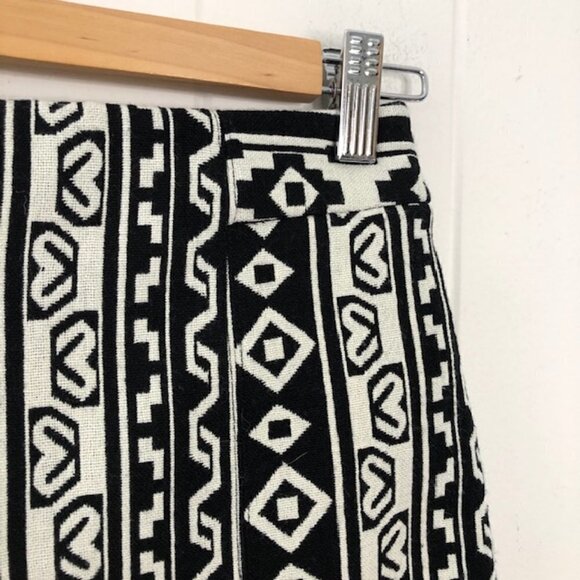 Forever 21 Aztec Print Shorts - Picture 4 of 6